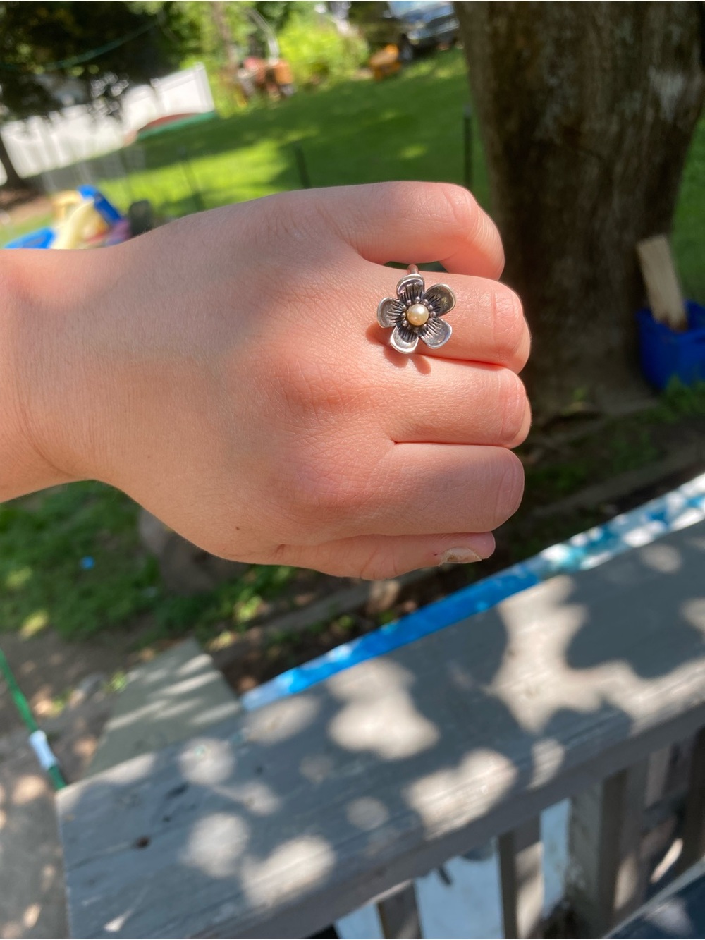 Sterling Silver Floral Ring with White Central Pearl Petunia Pansy Daisy 🌼 - Picture 11 of 14